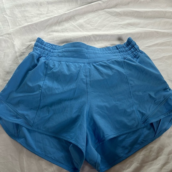 LULULEMON Hotty Hot 2.5 inch, High Rise, Size: 4, Color: Unidentified: Light blu - Picture 1 of 3